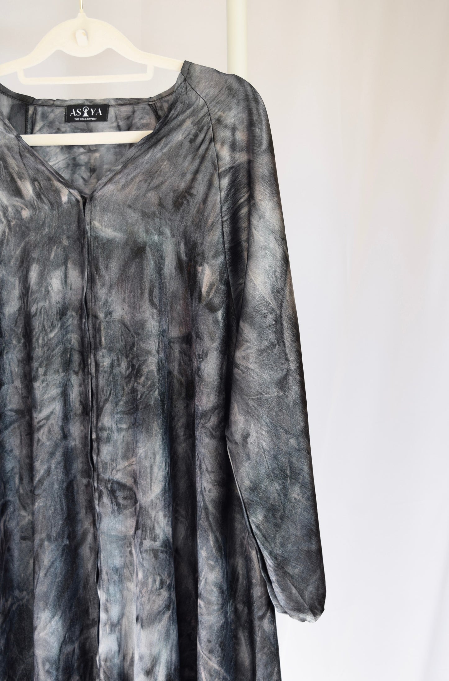 EVENING Flowy Tie Dye Button Down Abaya in Midnight Mocktail