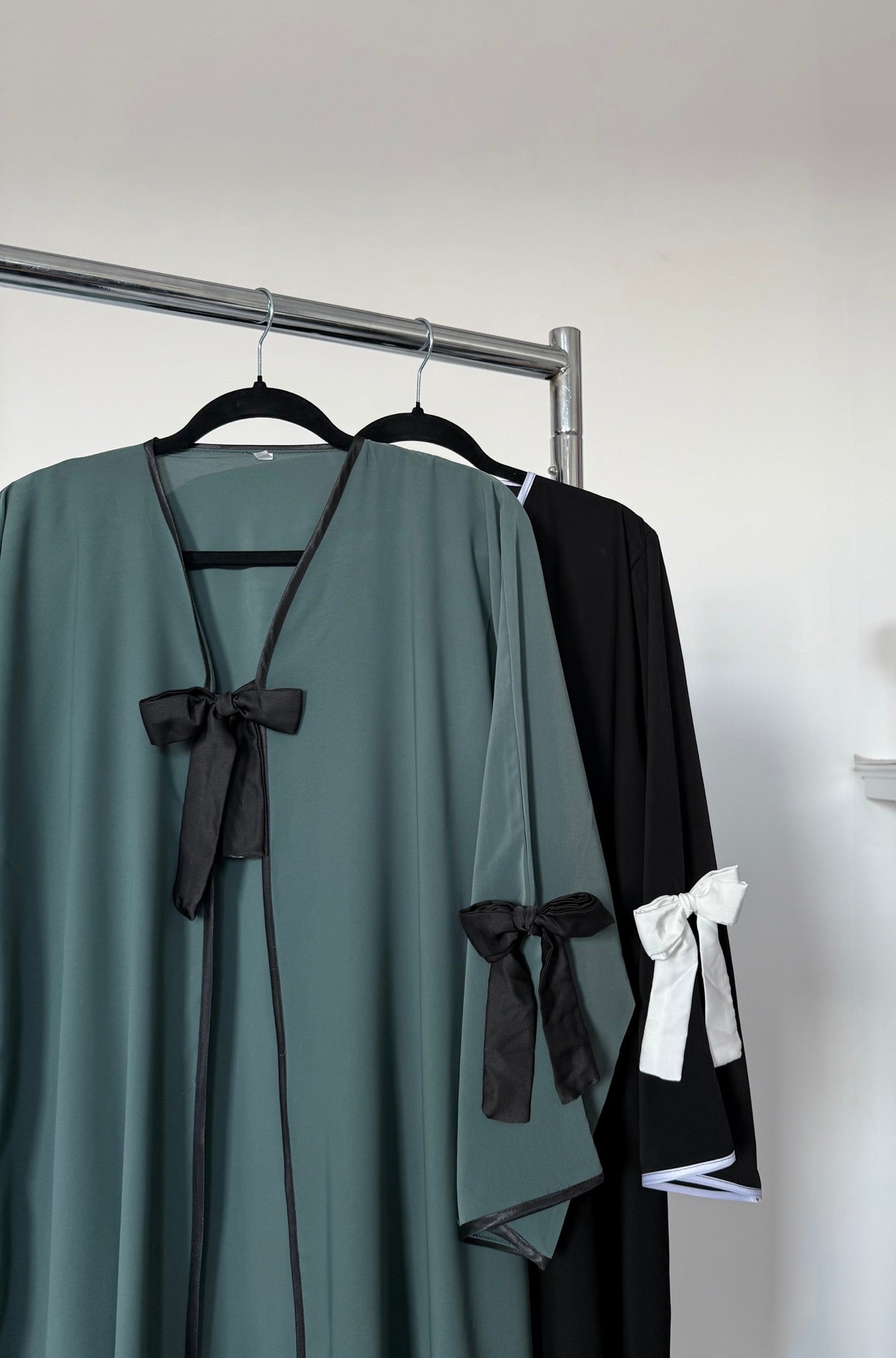 EVERYDAY Classic Bow Tie Open Abaya in Teal