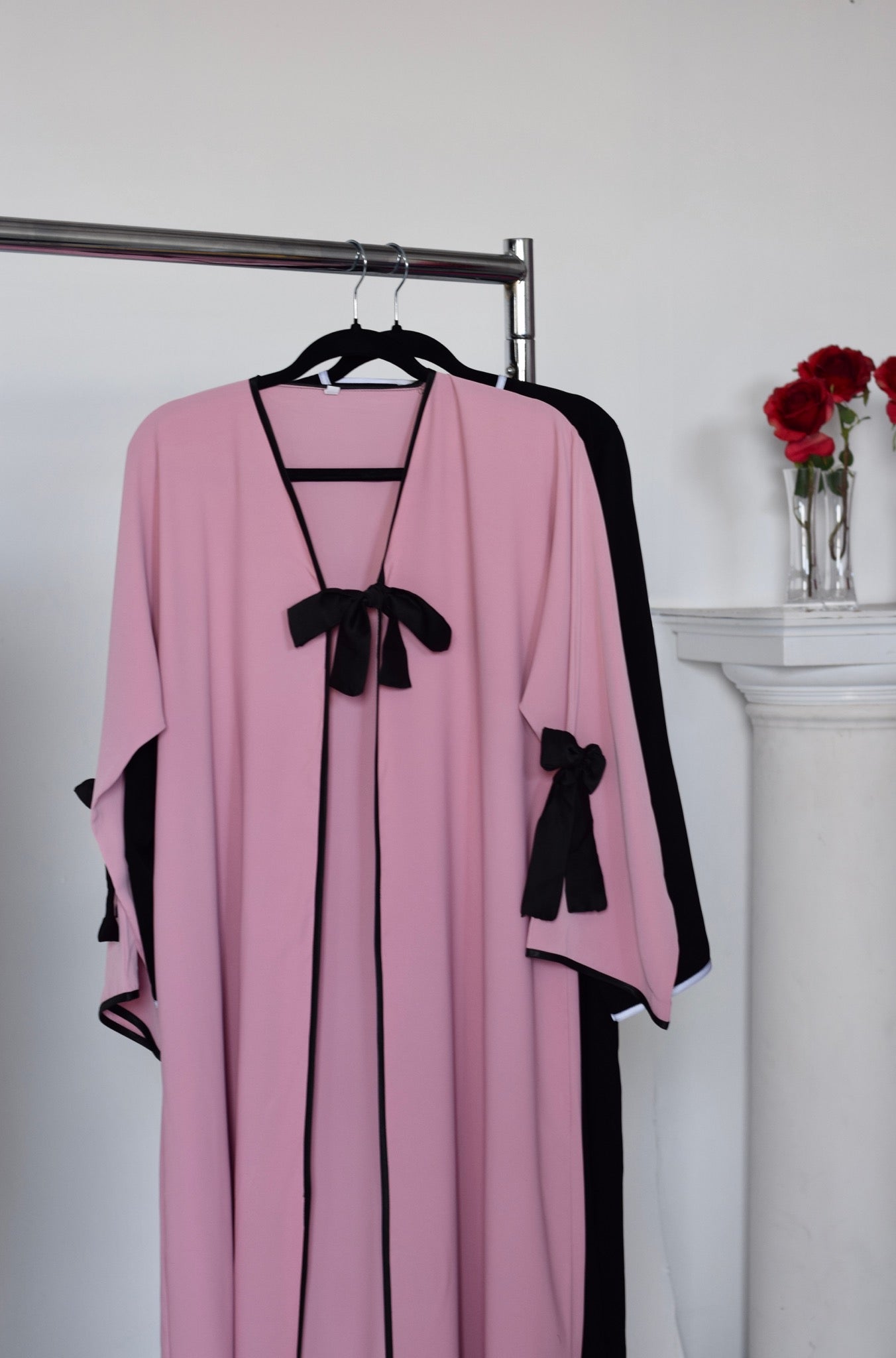 EVERYDAY Classic Bow Tie Open Abaya in Baby Pink