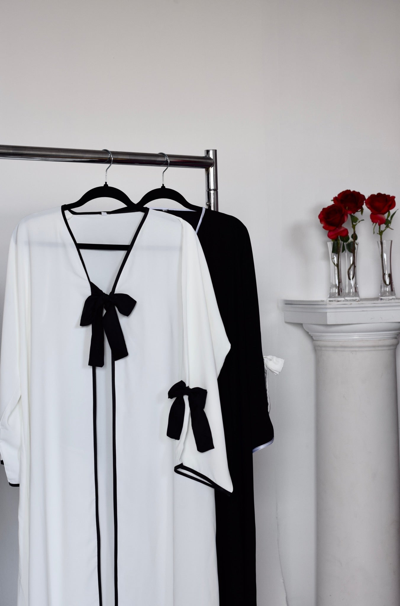 EVERYDAY Classic Bow Tie Open Abaya in White