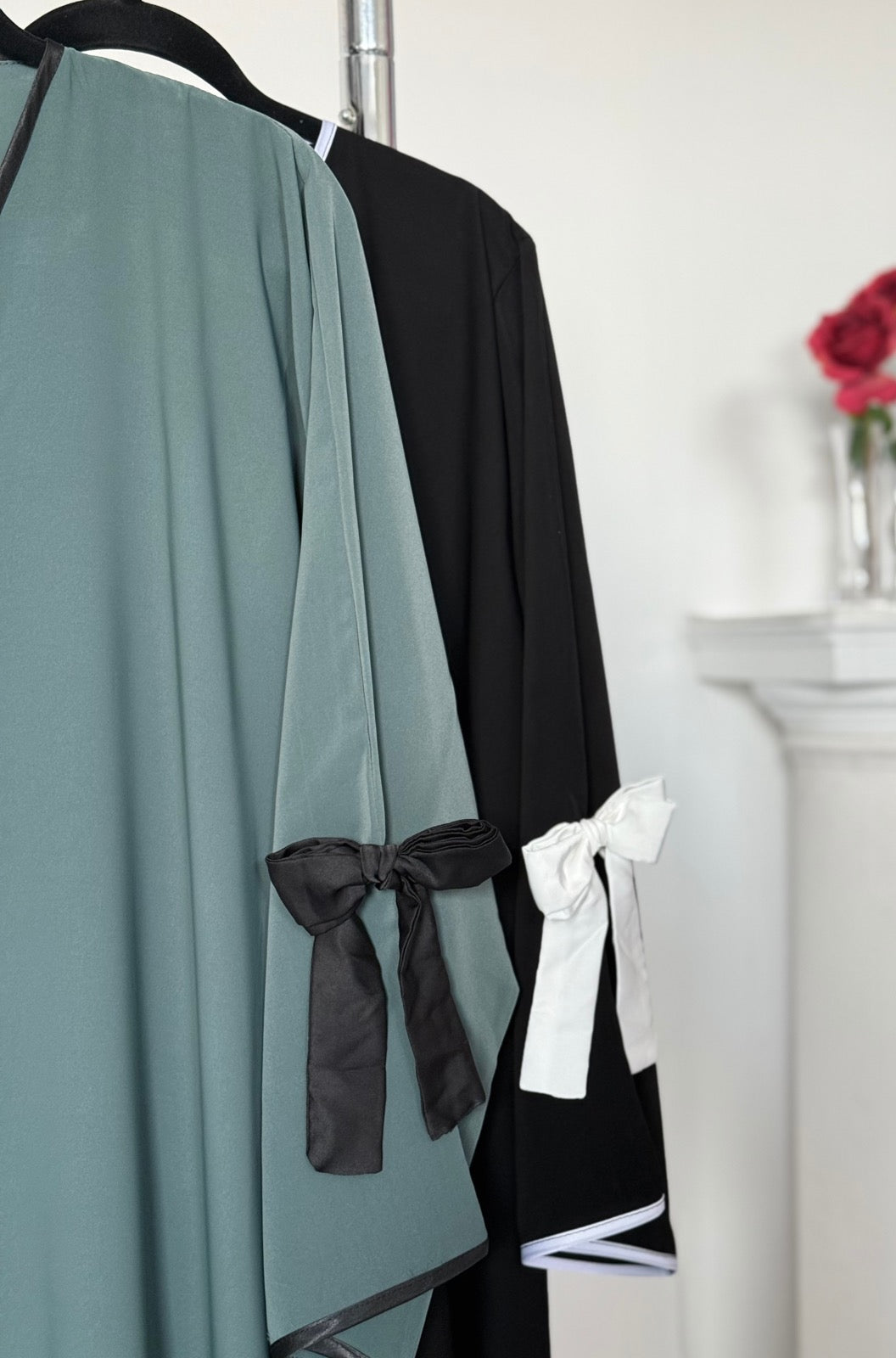 EVERYDAY Classic Bow Tie Open Abaya in Baby Pink