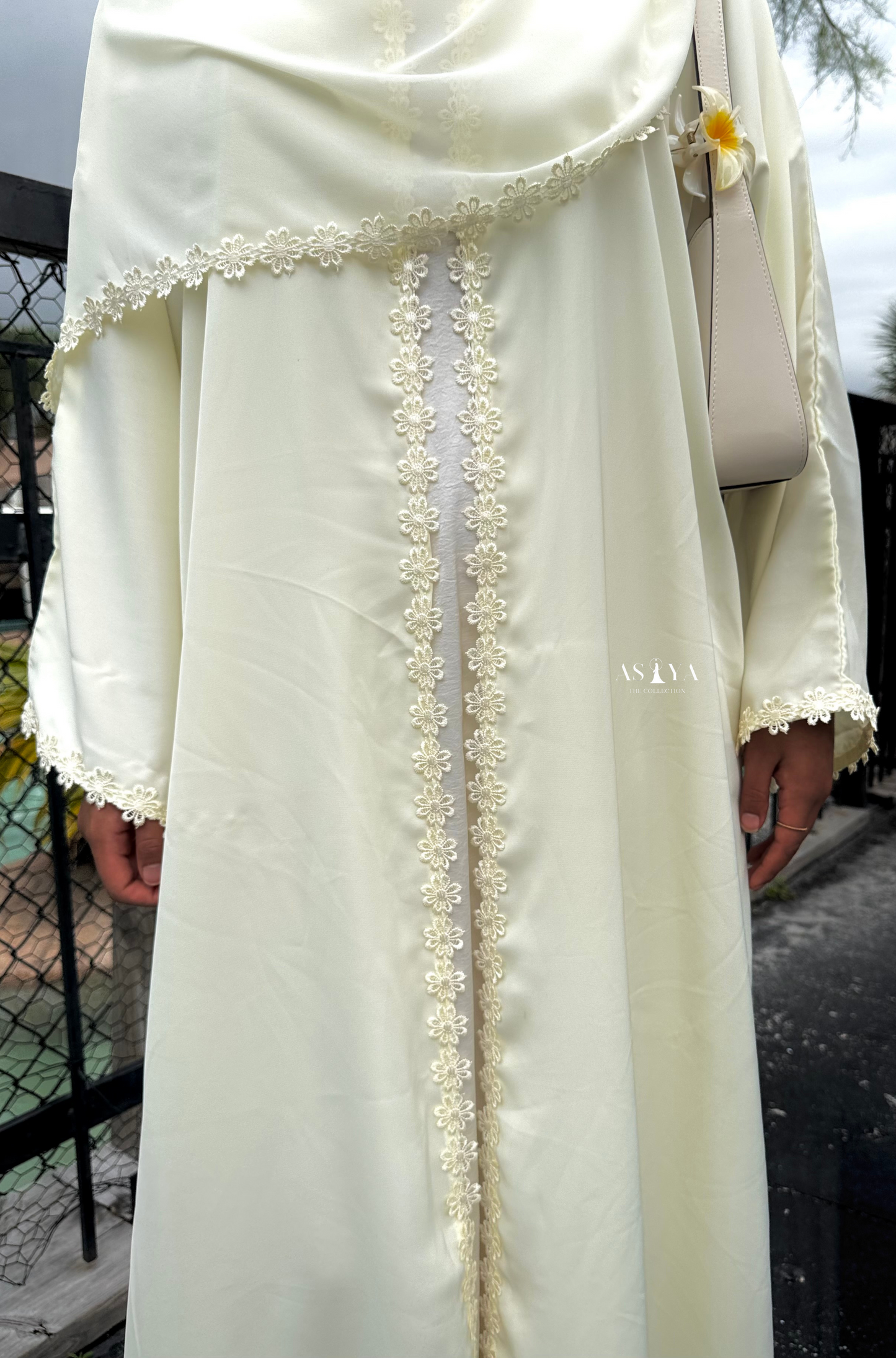 EVERYDAY Flower Lace Open Abaya in Butter Yellow