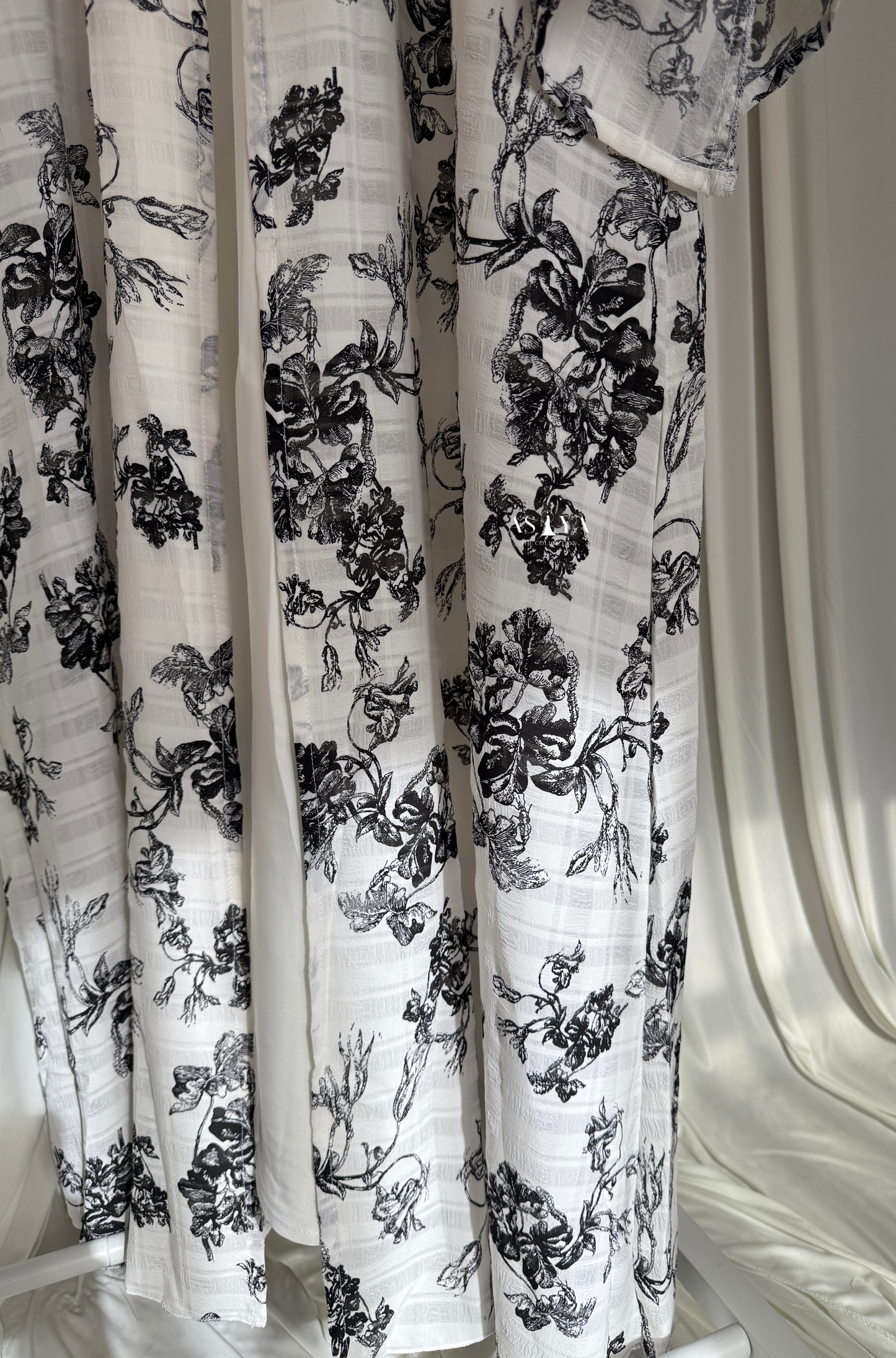 EVERYDAY Printed Cotton-Crepe Two Piece Open Abaya in Ebony Vine