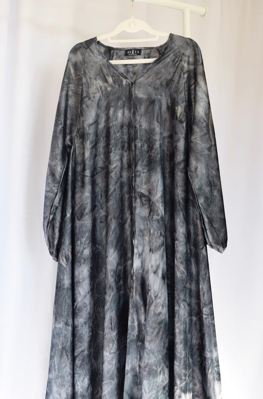 EVENING Flowy Tie Dye Button Down Abaya in Midnight Mocktail