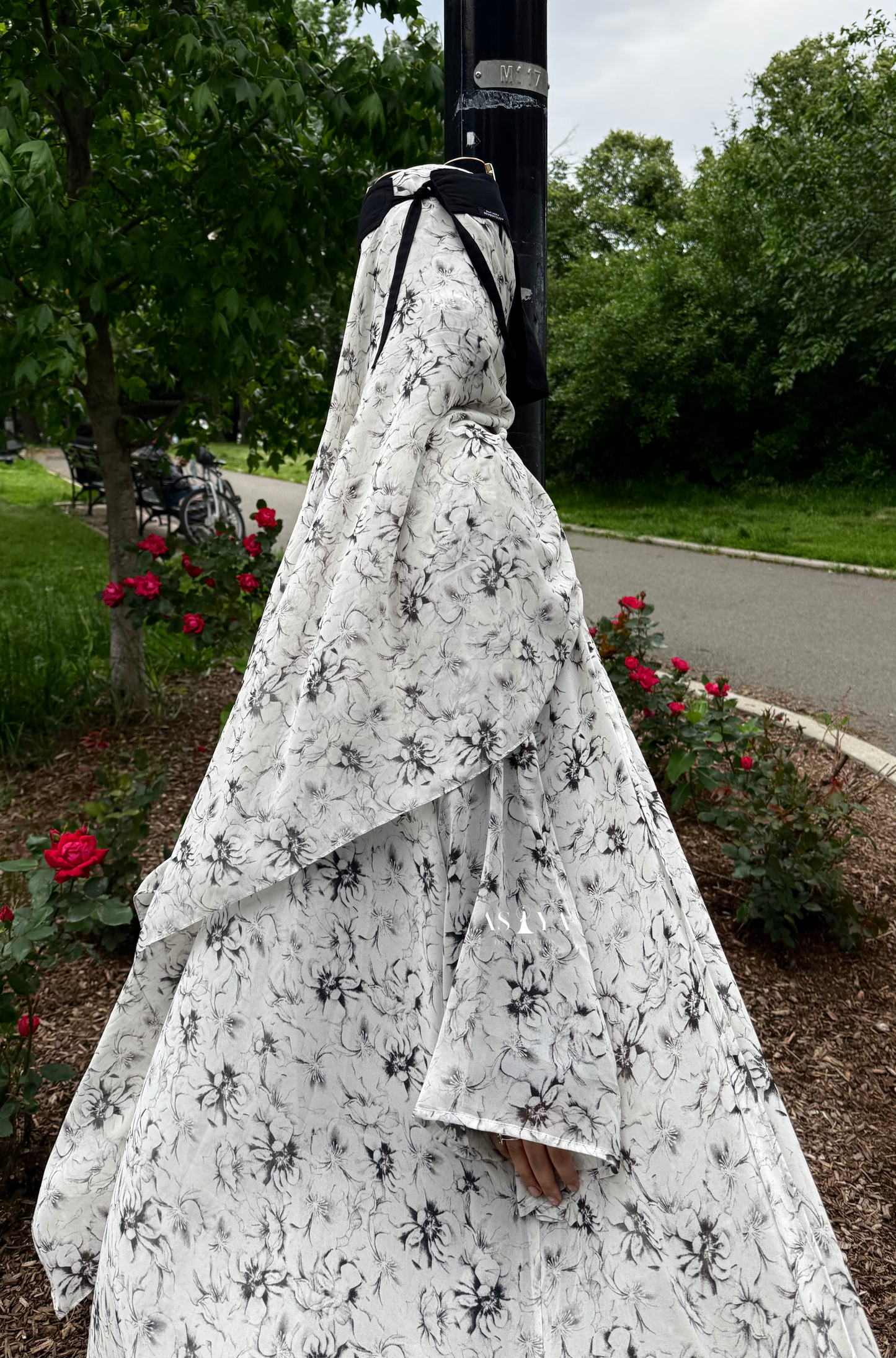 EVENING Printed Chiffon Two Piece Open Abaya in White Daisy